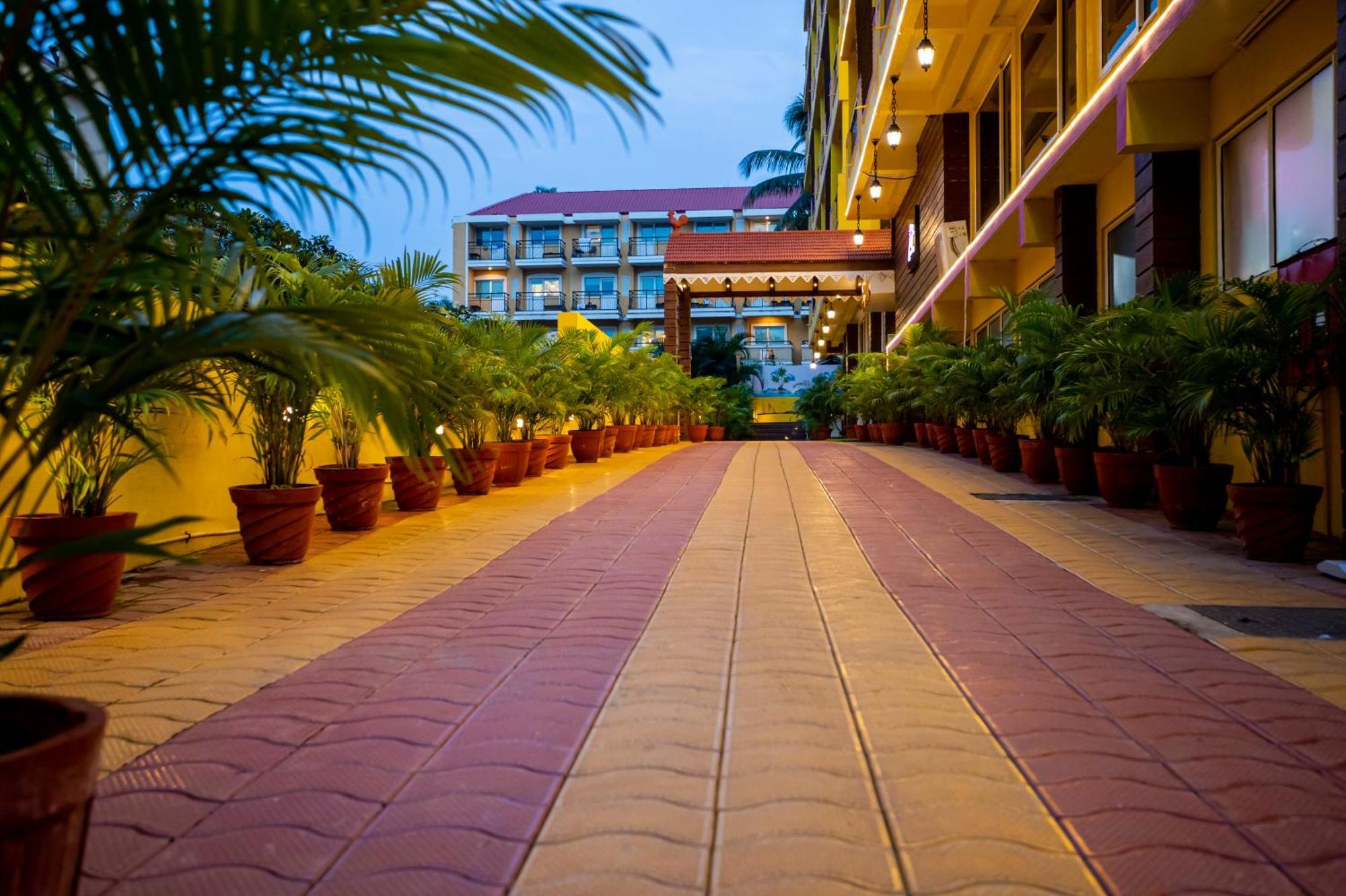 Sairaj Beach Resort - Calangute Goa Exterior photo